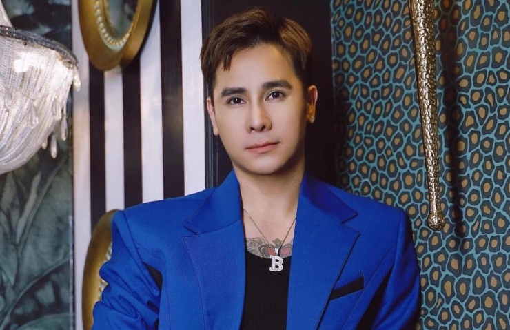Ca sĩ Chu Bin
