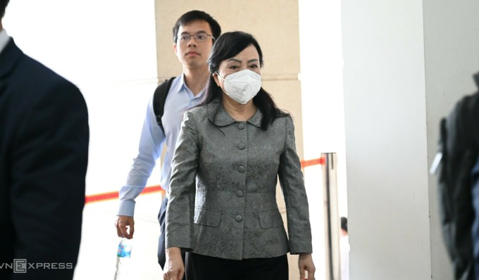 Bà Nguyễn Thị Kim Tiến đến tòa sáng nay. Ảnh: Thanh Lam