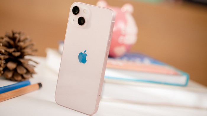 iPhone 13