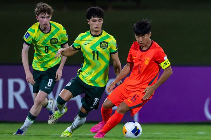 U17 Trung Quốc (phải) lọt vào trận chung kết U17 châu Á 2026