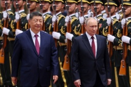 Trung Quốc bắn 21 loạt đại bác chào đón Tổng thống Nga Vladimir Putin