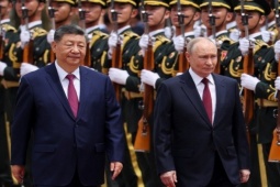 Trung Quốc bắn 21 loạt đại bác chào đón Tổng thống Nga Vladimir Putin