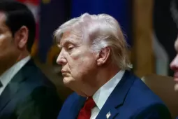 Tổng thống Mỹ Trump triệu tập cuộc họp khẩn sau khi hoãn tấn công Iran