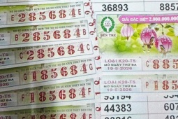 Đại lý ráo riết tìm khách hàng trúng 2 giải độc đắc xổ số miền Nam