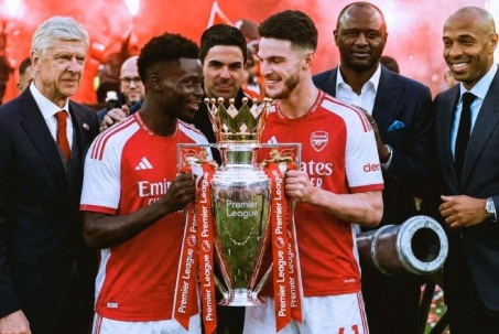 Arsenal mơ thống trị bóng đá Anh lâu dài, Guardiola không hài lòng với Man City (Clip 1 phút)