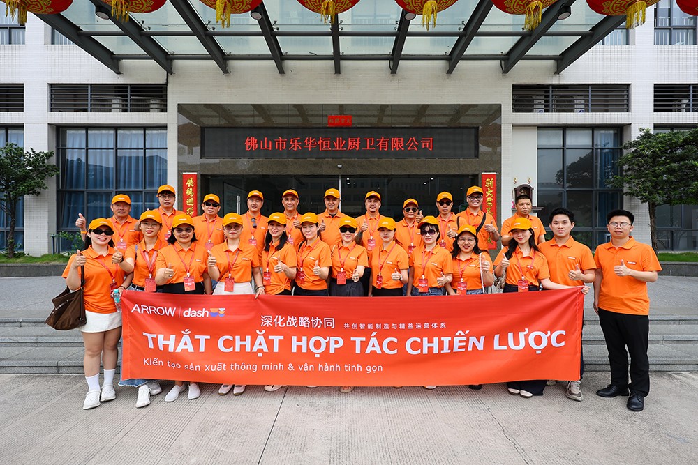 Các đối tác Việt Nam tham gia hội nghị hợp tác chiến lược tại trụ sở ARROW Home Group. Ảnh: DNCC