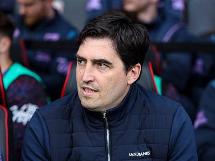 Ngỡ ngàng CLB bất bại 18 vòng liên tiếp ở Ngoại hạng Anh: Bạn thân Arteta xứng thay Slot ở Liverpool