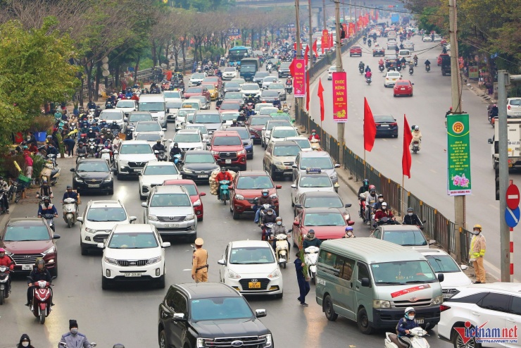 Điều kiện giao thông là thứ mà các bài thử nghiệm mức tiêu thụ nhiên liệu mô phỏng có thể lường được. Ảnh: Thu Thủy&nbsp;