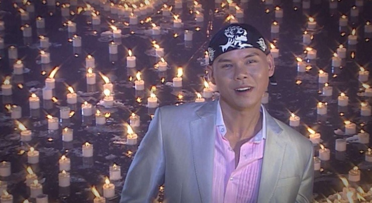 Phan Đinh Tùng trong MV "Khúc hát mừng sinh nhật". (Ảnh: YouTube Phan Đinh Tùng).