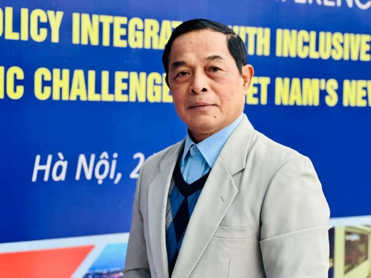 "Vấn đề kinh tế trong nuôi con là khoản kinh phí có thể nói là gánh nặng đối với những gia đình khó khăn hoặc chưa có mức sống đầy đủ". 