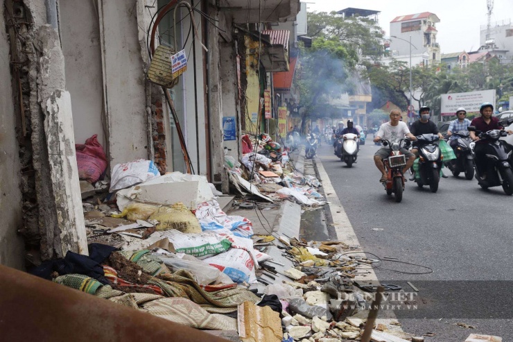 Thông tin từ UBND phường Tây Hồ cho biết, có tổng cộng 37 hộ dân thuộc diện giải phóng mặt bằng phục vụ xây dựng ga ngầm C6.