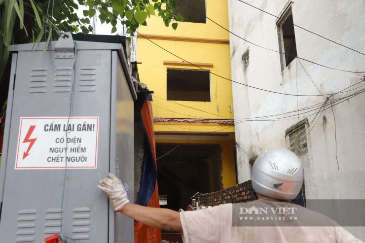 Nhiều hộ gia đình dù đã gắn bó hàng chục năm với mảnh đất ven Hồ Tây cũng sẵn sàng dọn đến nơi ở mới tại khu đô thị Nam Trung Yên, nhường lại mặt bằng vì lợi ích giao thông chung của Thủ đô.