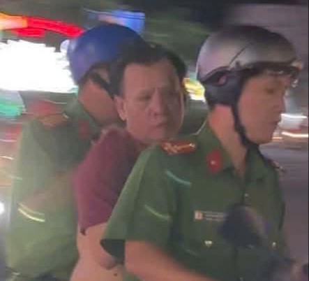 Bắt giữ nghi phạm đâm tử vong người phụ nữ rồi bỏ trốn khỏi hiện trường. Ảnh: Công an cung cấp