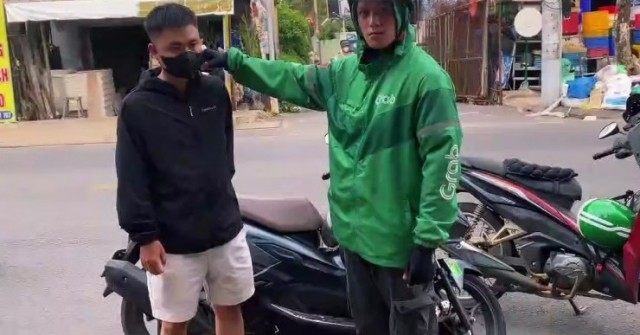 Dựng hiện trường, xử lý tài xế công nghệ hành hung tình địch giữa đường