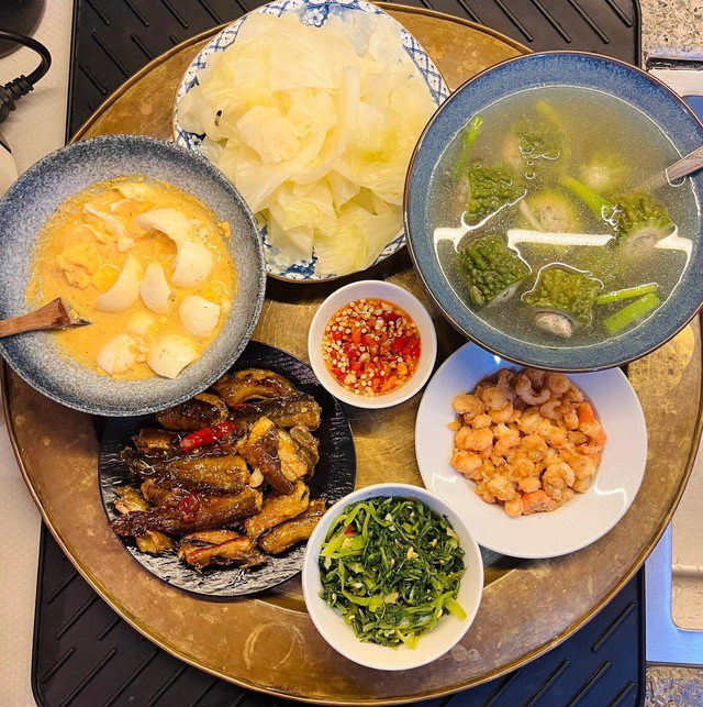 12 mâm cơm gia đình chuẩn mùa hè của mẹ đảm ở Hà Nội - 5