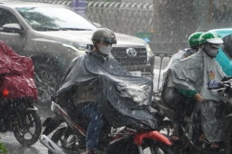 TPHCM bất ngờ có mưa từ sáng sớm, dự báo có mưa đá trong những ngày tới