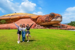 Điều gì đang khiến những “đảo hội” trở thành “thỏi nam châm” hút khách du lịch?