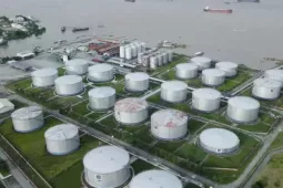 Xăng E10: Việt Nam có thể chi tỷ USD nhập ethanol mỗi năm