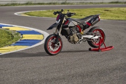 Ducati tung “quái thú mini” Hypermotard 698 Mono Nera, giá gần nửa tỷ