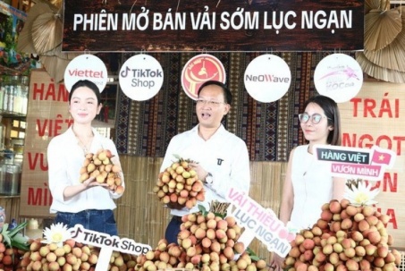 Phó chủ tịch tỉnh livestream bán vải thiều thu hút hàng trăm ngàn lượt xem, chốt 4.830 đơn