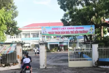 27 học sinh tiểu học ở Sa Đéc nhập viện sau bữa ăn bán trú