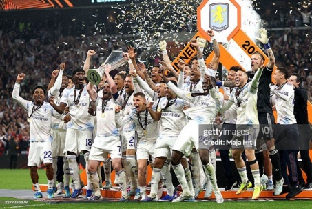 Aston Villa lần đầu tiên vô địch Europa League, HLV Emery xứng danh vua đấu cúp