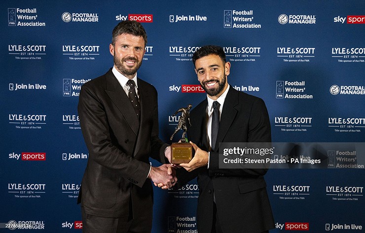 Bruno Fernandes tỏa sáng giúp MU trở lại top 3 Ngoại hạng Anh