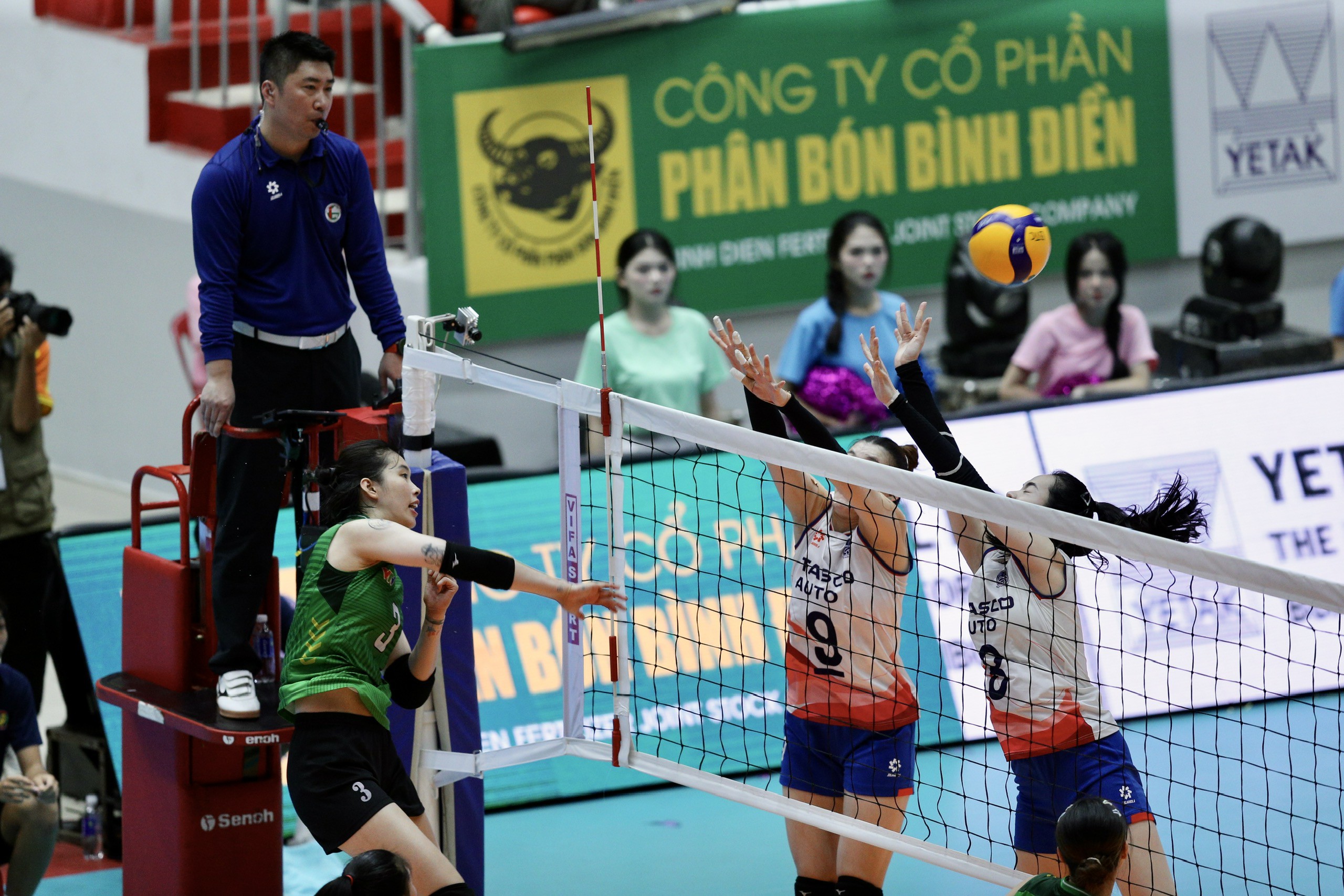 Kết quả bóng chuyền VTV Bình Điền Long An - Hà Nội Tasco: Thanh Thúy tỏa sáng, 3 set nhanh gọn - 8