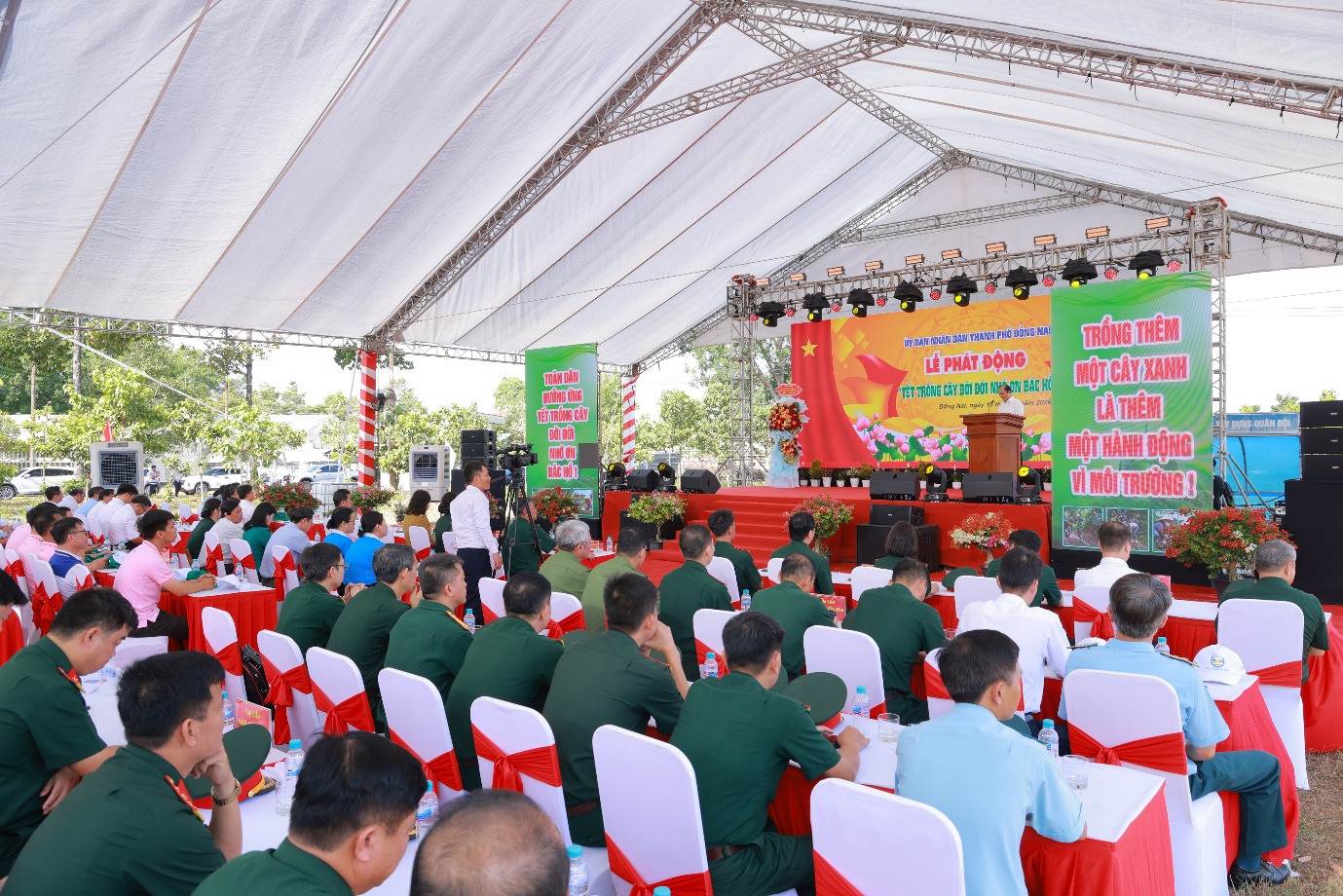 Toàn cảnh lễ phát động “Tết trồng cây đời đời nhớ ơn Bác Hồ” năm 2026 ngày 19/05 tại Đồng Nai. Ảnh: C.P.