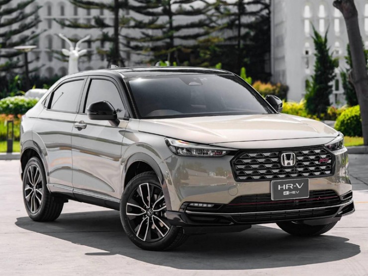 Loạt xe hybrid giá rẻ dưới 1 tỷ đồng đáng mua tại Việt Nam - 2