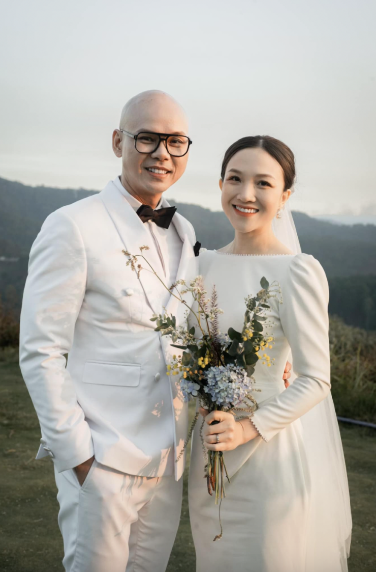 Vợ Phan Đinh Tùng gây chú ý - 4