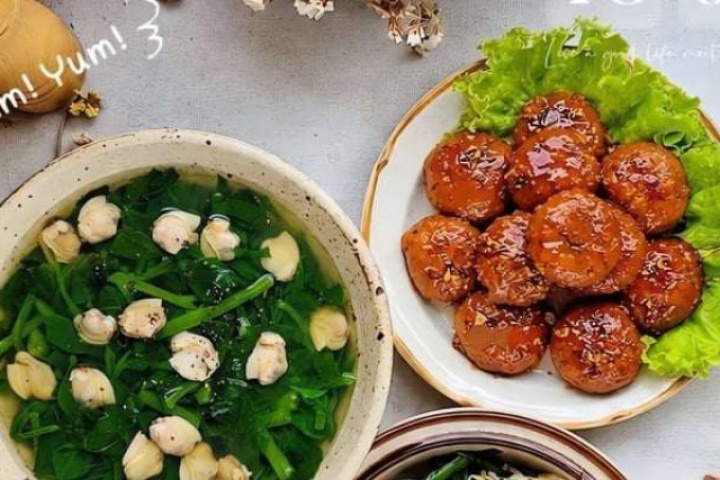 Làm món thịt viên chiên sốt mắm bơ tỏi đậm đà, mềm ẩm cực đưa cơm đừng quên cho loại bột này