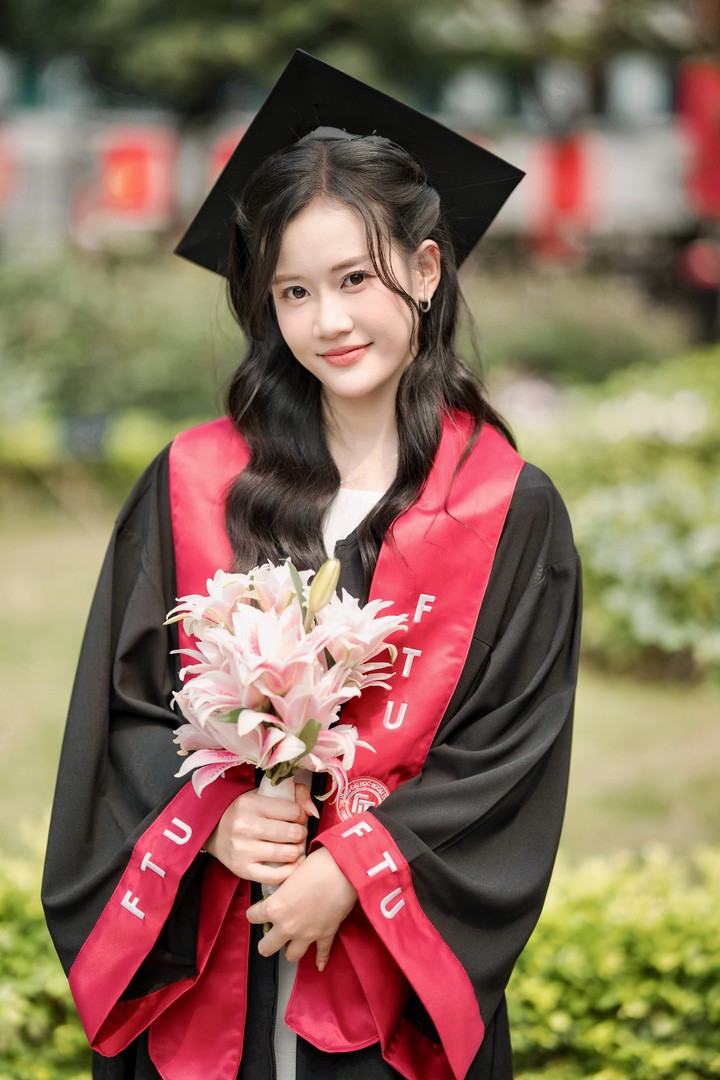 Nữ sinh Ngoại thương xinh đẹp tốt nghiệp xuất sắc, rinh loạt giải Olympic Toán, Tin - 1