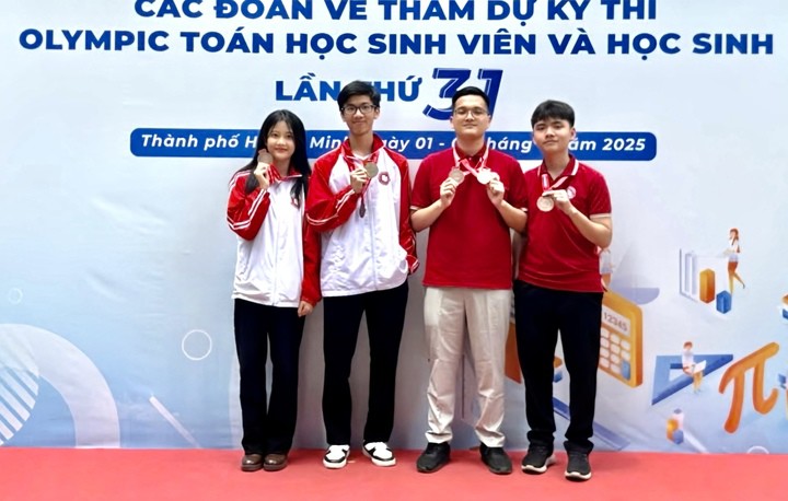 Nữ sinh Ngoại thương xinh đẹp tốt nghiệp xuất sắc, rinh loạt giải Olympic Toán, Tin - 10