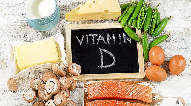 Một số nguồn thực phẩm cung cấp vitamin D rất tốt mà bạn nên thêm vào thực đơn là: cá hồi và hàu...