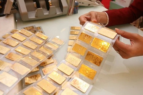 Giá vàng hôm nay, ngày 22/5, giảm giá vàng miếng và giá vàng nhẫn trong nước.