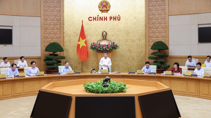 Thủ tướng phân công các Phó Thủ tướng theo dõi, chỉ đạo các địa phương thực hiện mục tiêu tăng trưởng kinh tế trên 10%. Ảnh: Nhật Bắc