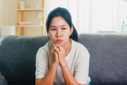 Chồng bắt tôi bỏ việc để theo anh khởi nghiệp