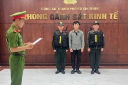 Công an TPHCM khởi tố chủ chuỗi cửa hàng sneaker nổi tiếng