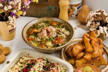 Loại cá có phần thịt trắng, ít tanh, thanh ngọt tự nhiên, đem chiên kiểu này giòn rụm mà không bị ngấy