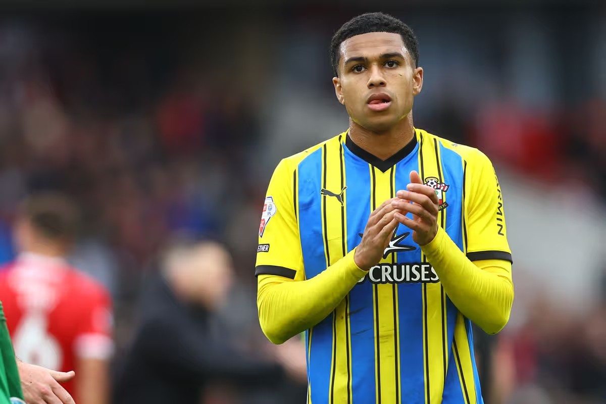Shea Charles đang lọt vào tầm ngắm của Man United