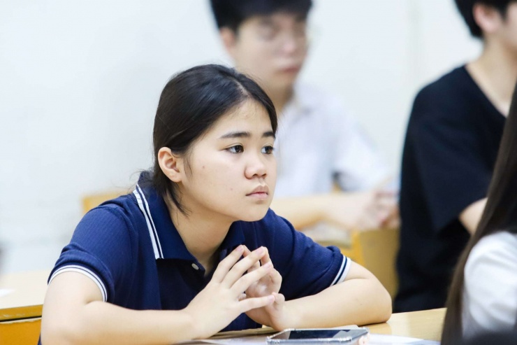 Thí sinh căng thẳng thi vào lớp 10 năm 2025. Ảnh: TA