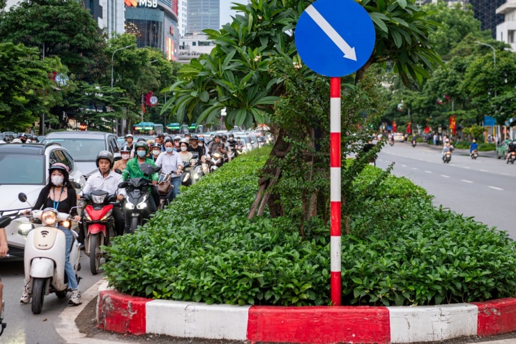 Hiện trạng tuyến đường dự kiến phân làn đảo chiều ở Hà Nội - 3