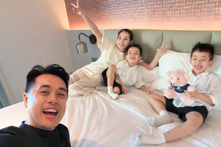 Ảnh sao 23/5: Các con 'vua hàng hiệu' Johnathan Hạnh Nguyễn mừng bố 75 tuổi - 2