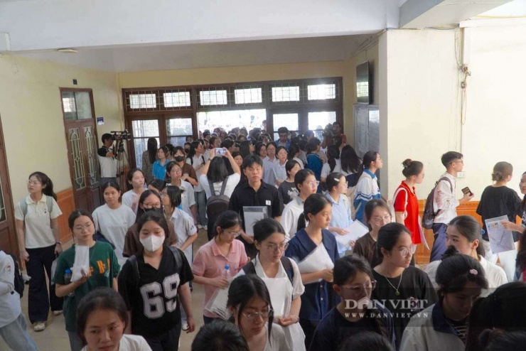 15.000 thí sinh dự thi Đánh giá năng lực độc lập (SPT) đợt 1 tại Trường Đại học Sư phạm Hà Nội. Ảnh: Tào Nga