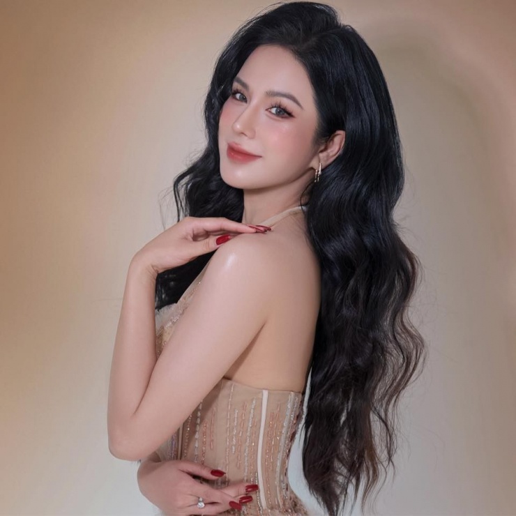 Giữa loạt ồn ào chất cấm, Diệp Lâm Anh lên tiếng vì bình luận gây tranh cãi - 1