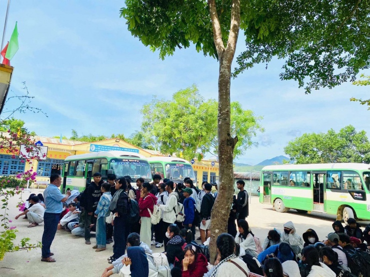 Hơn 120 học sinh Trường PTDTBT THCS Nguyễn Bỉnh Khiêm (xã Trà Đốc) đã bước vào Kỳ thi tuyển sinh lớp 10 năm học 2026–2027. Ảnh: B.X