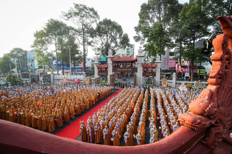 Đại lễ Phật đản là lễ hội lớn của những người theo đạo Phật và người dân Việt Nam ở nhiều vùng miền. Ảnh: Phật sự Online