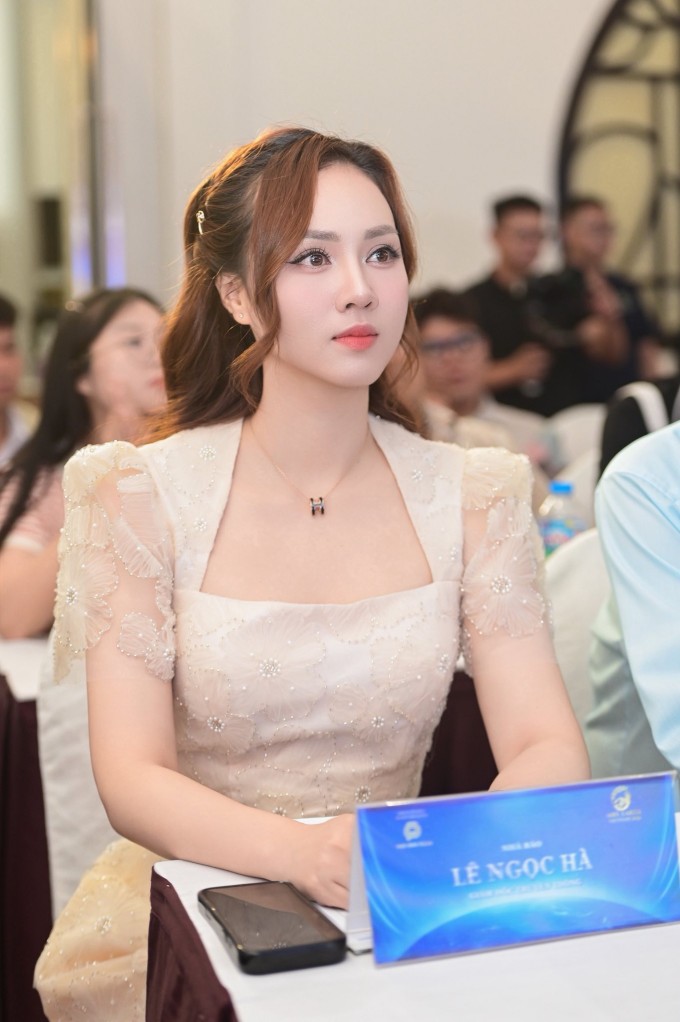 Vợ Công Lý phủ nhận có đại gia 'bao nuôi' - 3