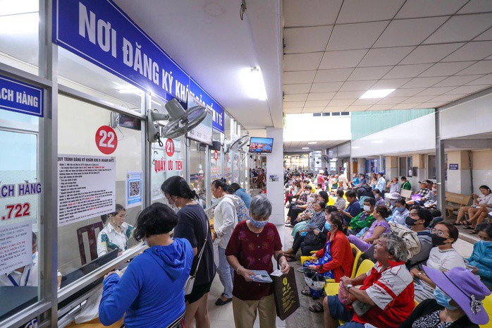 Việc bổ sung khoản khấu trừ chi phí y tế sẽ làm giảm áp lực chịu thuế cho người dân. Ảnh: HOÀNG TRIỀU